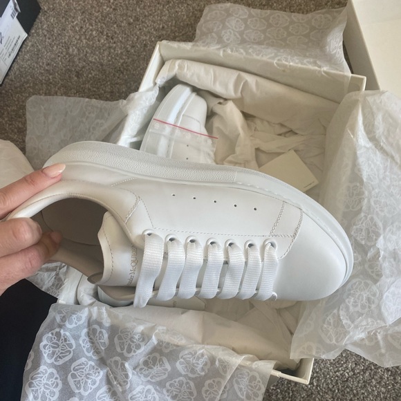 Alexander McQueen NWT sneakers - Picture 4 of 6